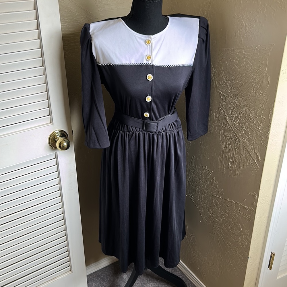 Vintage sunflower button color block dress